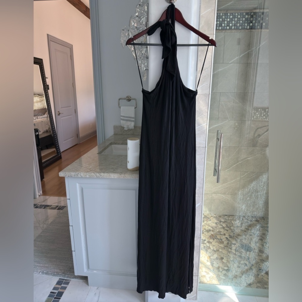 Alice + Olivia Amaya twisted jersey halterneck high slit maxi dress - Picture 9 of 11